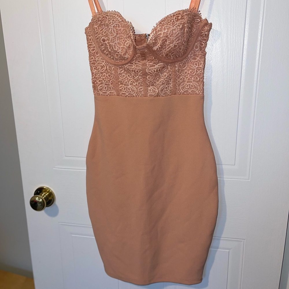 Revamped cocktail free BNWT in a peachy pink
